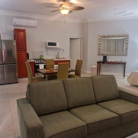 פאלם ביץ' Sandpiper Beach Apartments מראה חיצוני תמונה